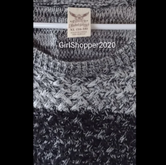 🐸Ladies Salt and Pepper Sweater - Picture 3 of 4